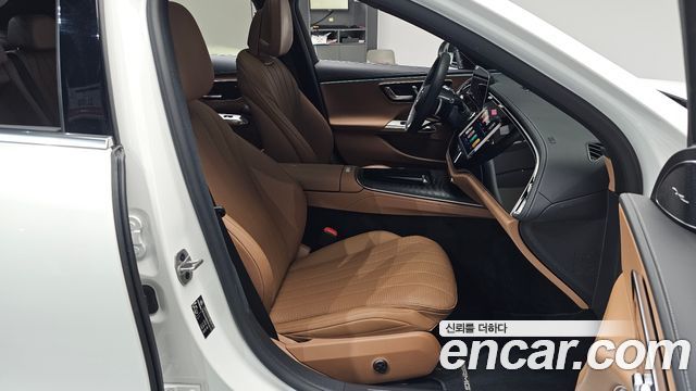 Mercedes-Benz E-Class 2025 — photo 16