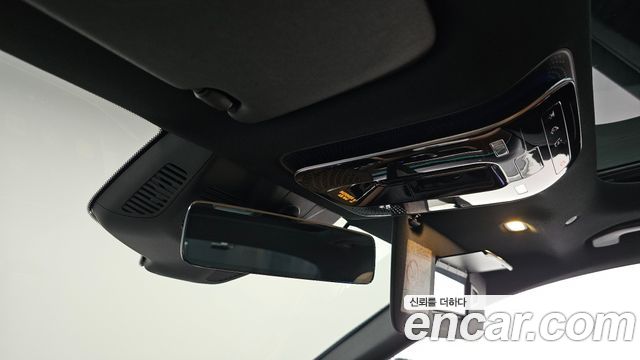Mercedes-Benz E-Class 2025 — photo 28
