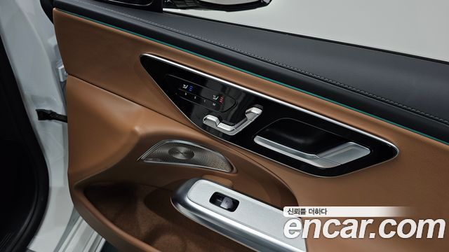 Mercedes-Benz E-Class 2025 — photo 33