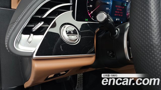 Mercedes-Benz E-Class 2025 — photo 37