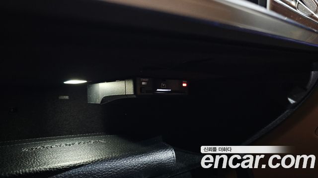 Mercedes-Benz E-Class 2025 — photo 39