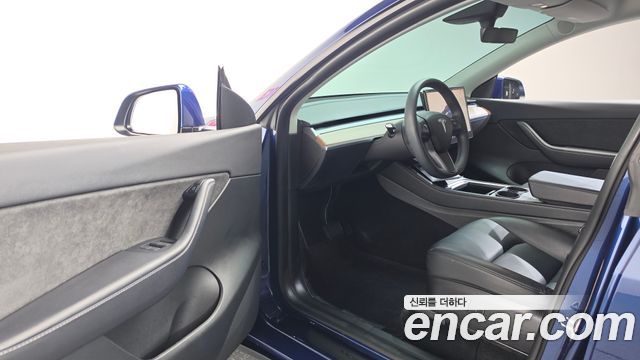 Tesla Model Y 2022 — photo 13