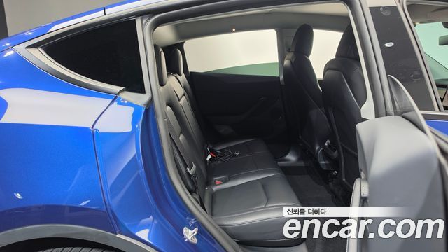 Tesla Model Y 2022 — photo 17