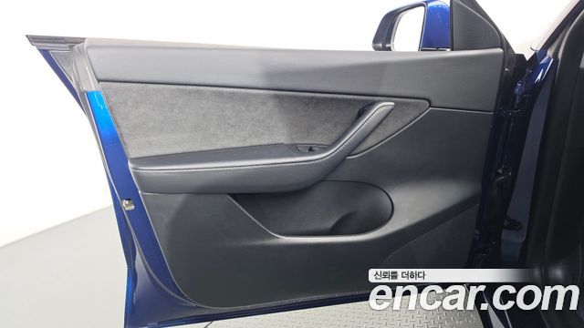 Tesla Model Y 2022 — photo 14