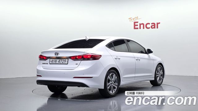 Hyundai AVANTE 2018 — photo 2