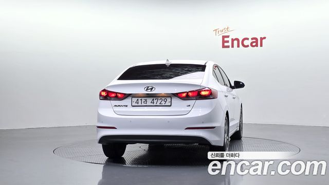 Hyundai AVANTE 2018 — photo 4