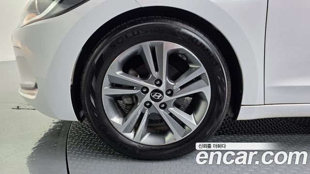 Hyundai AVANTE 2018 — photo 5