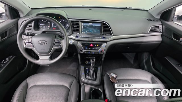 Hyundai AVANTE 2018 — photo 10