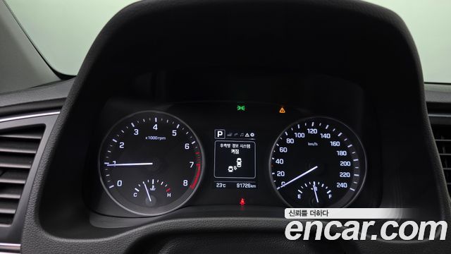 Hyundai AVANTE 2018 — photo 11