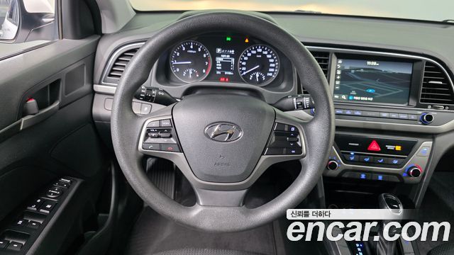 Hyundai AVANTE 2018 — photo 19