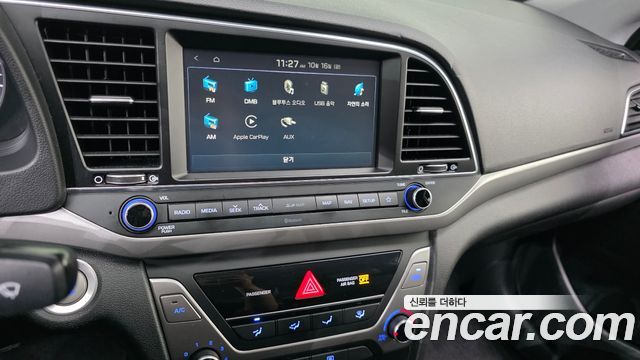Hyundai AVANTE 2018 — photo 20