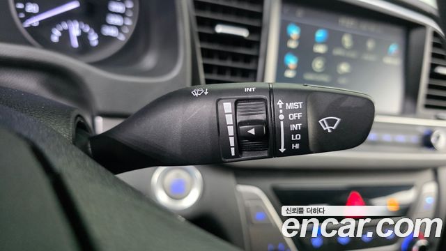Hyundai AVANTE 2018 — photo 27