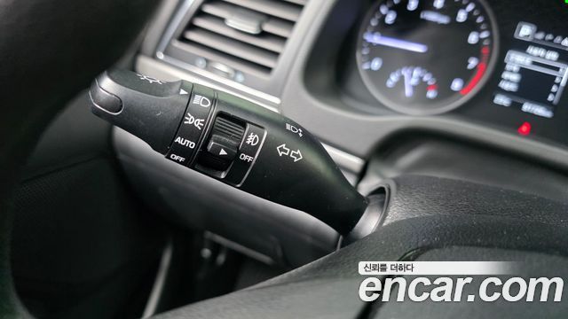 Hyundai AVANTE 2018 — photo 28