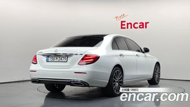 Mercedes-Benz E-Class 2018 — photo 2