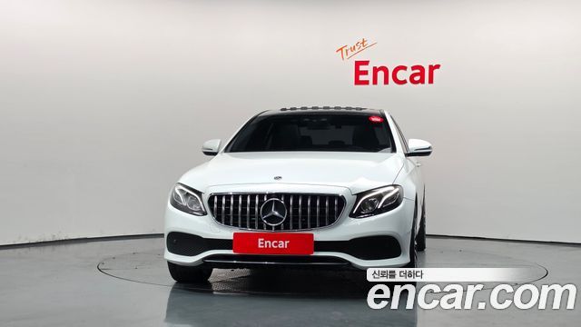 Mercedes-Benz E-Class 2018 — photo 3
