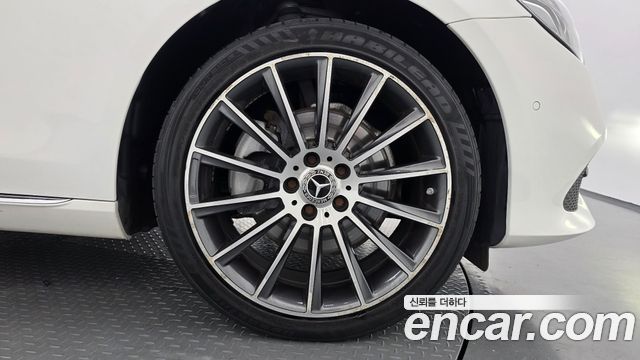 Mercedes-Benz E-Class 2018 — photo 5