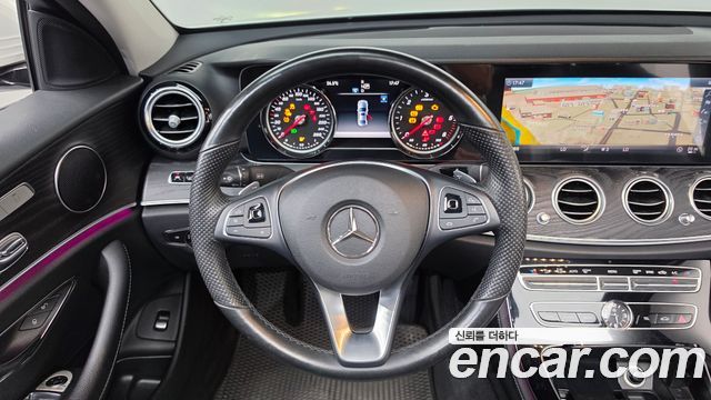 Mercedes-Benz E-Class 2018 — photo 18