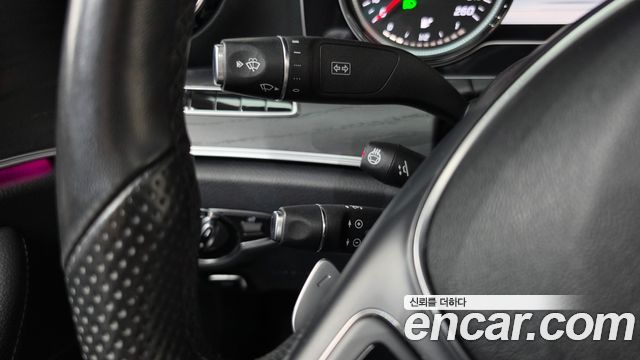 Mercedes-Benz E-Class 2018 — photo 22