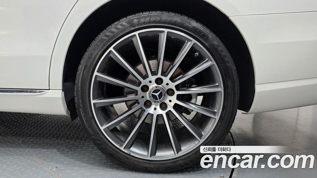 Mercedes-Benz E-Class 2018 — photo 7