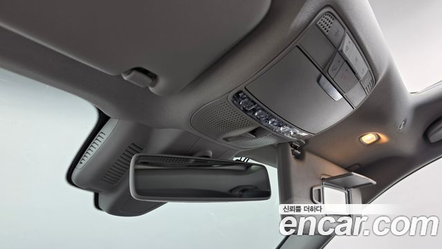 Mercedes-Benz E-Class 2018 — photo 28