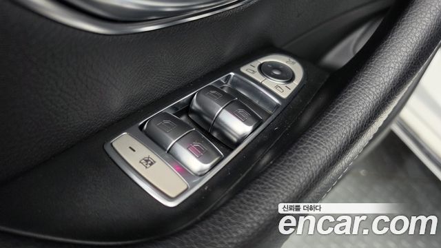 Mercedes-Benz E-Class 2018 — photo 30