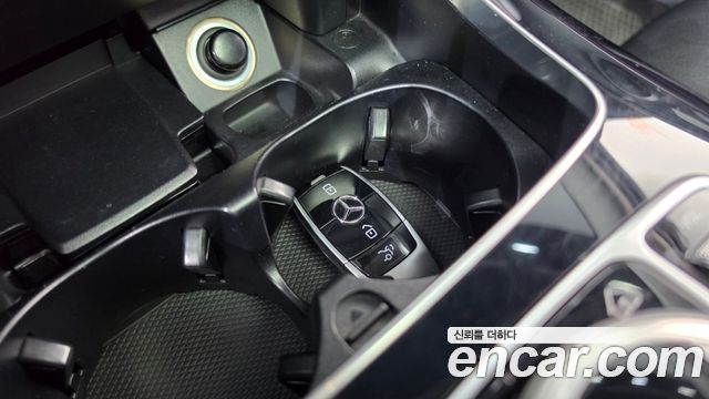 Mercedes-Benz E-Class 2018 — photo 31