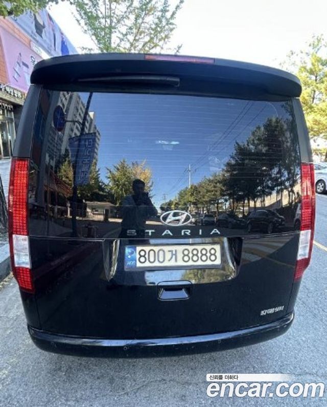 Hyundai Staria 2023 — photo 2