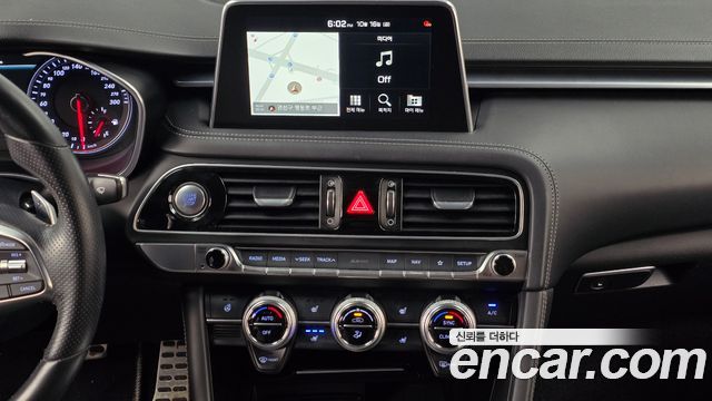 Genesis G70 2018 — photo 18