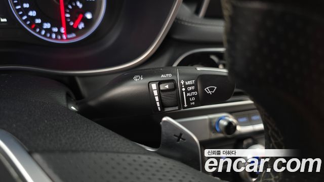 Genesis G70 2018 — photo 26