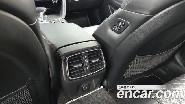 Genesis G70 2018 — photo 31