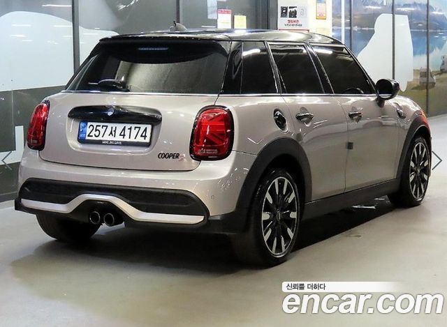 Mini Cooper 2023 — photo 4