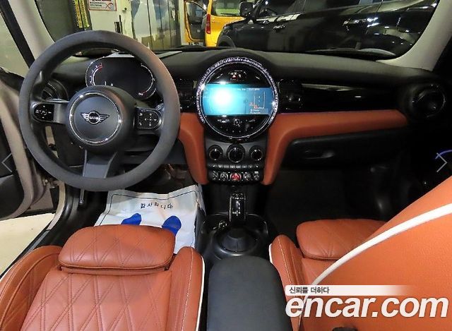 Mini Cooper 2023 — photo 10