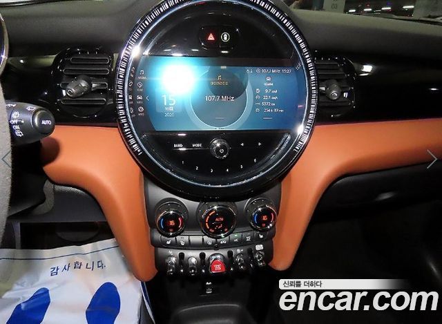 Mini Cooper 2023 — photo 11