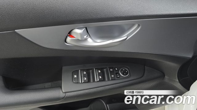 Kia K3 2022 — photo 24