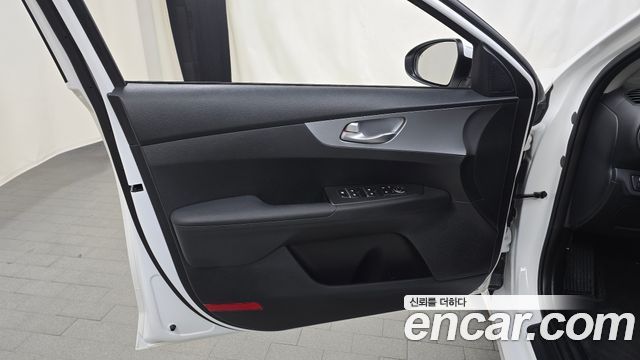 Kia K3 2022 — photo 14