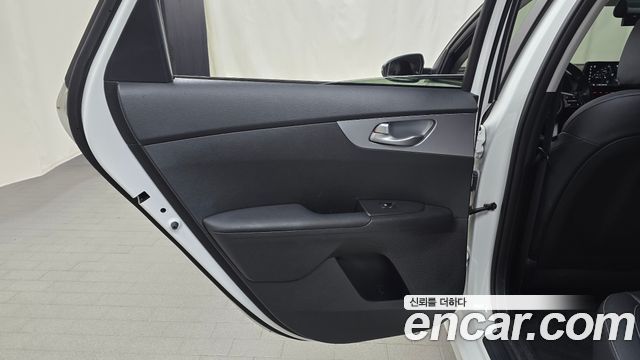 Kia K3 2022 — photo 15