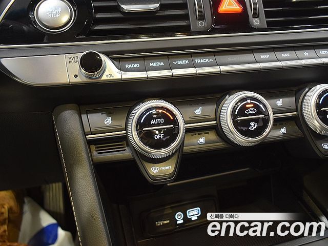 Genesis G70 2018 — photo 15
