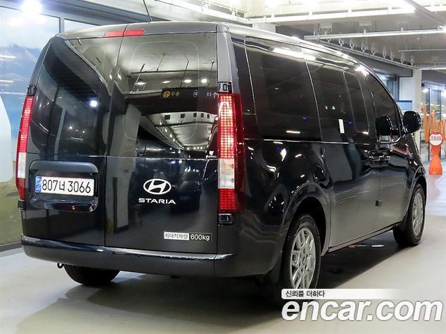 Hyundai Staria 2025 — photo 4