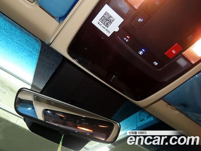 Hyundai Staria 2025 — photo 17