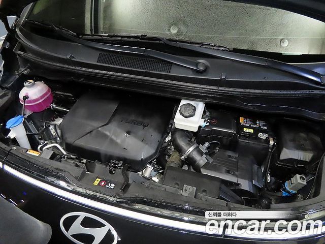 Hyundai Staria 2025 — photo 19