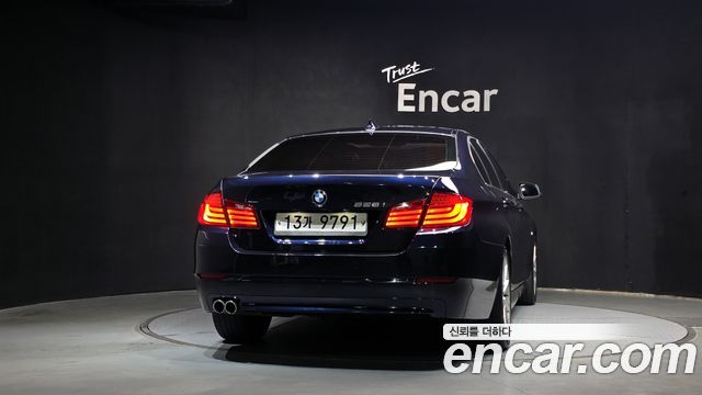BMW 5-Series 2011 — photo 4