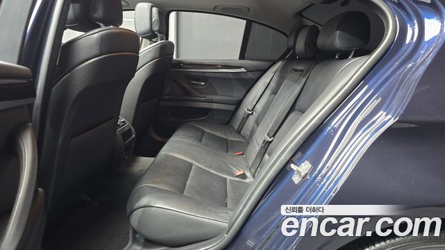 BMW 5-Series 2011 — photo 12