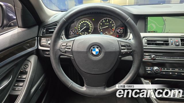 BMW 5-Series 2011 — photo 13