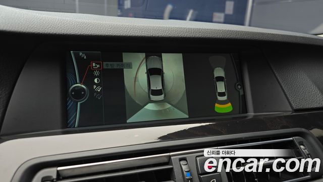 BMW 5-Series 2011 — photo 14