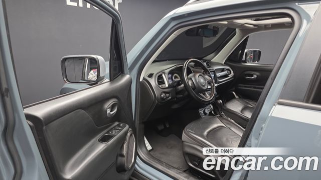 Jeep Renegade 2018 — photo 10
