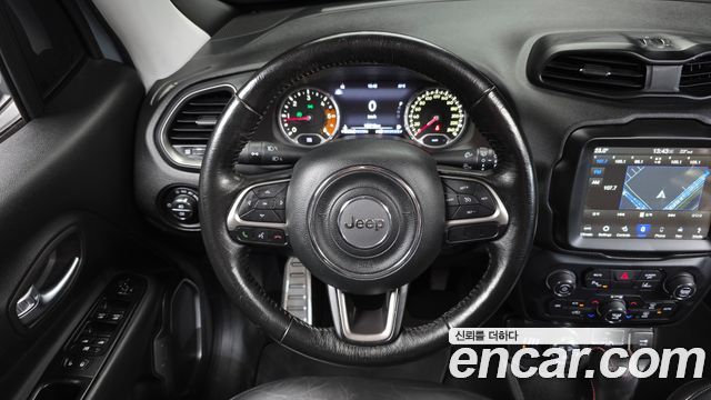 Jeep Renegade 2018 — photo 13