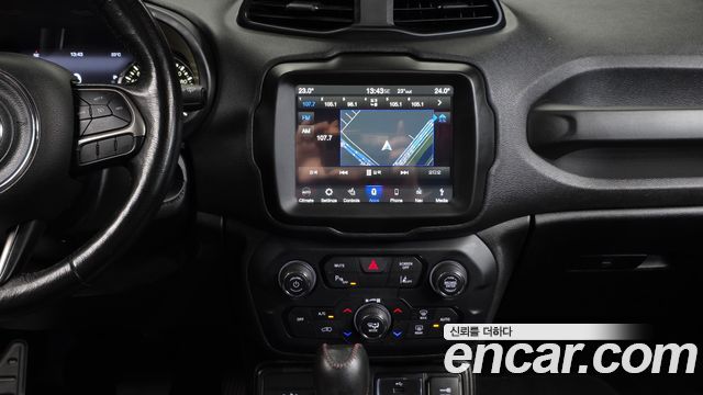 Jeep Renegade 2018 — photo 14