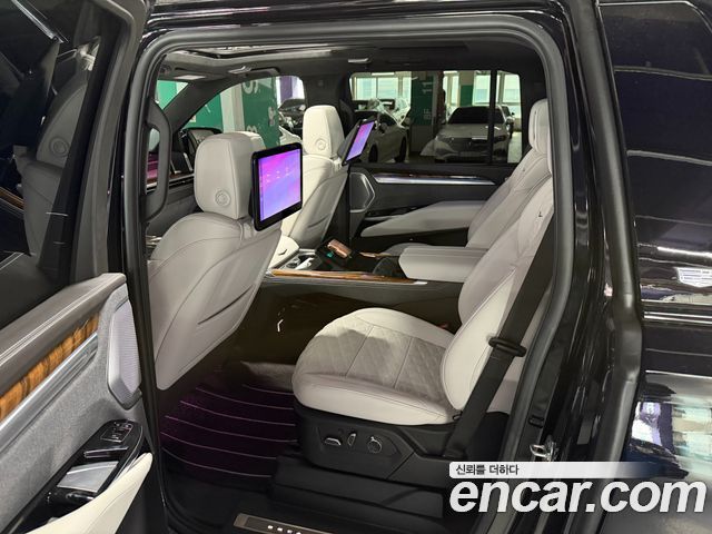 Cadillac Escalade 2025 — photo 11