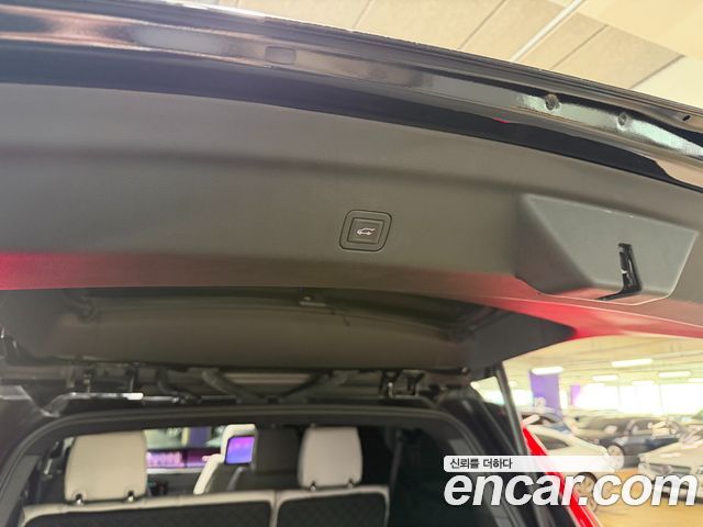 Cadillac Escalade 2025 — photo 16