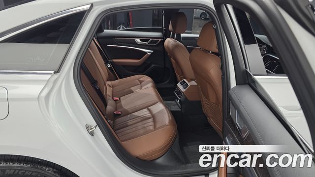 Audi A6 2020 — photo 18